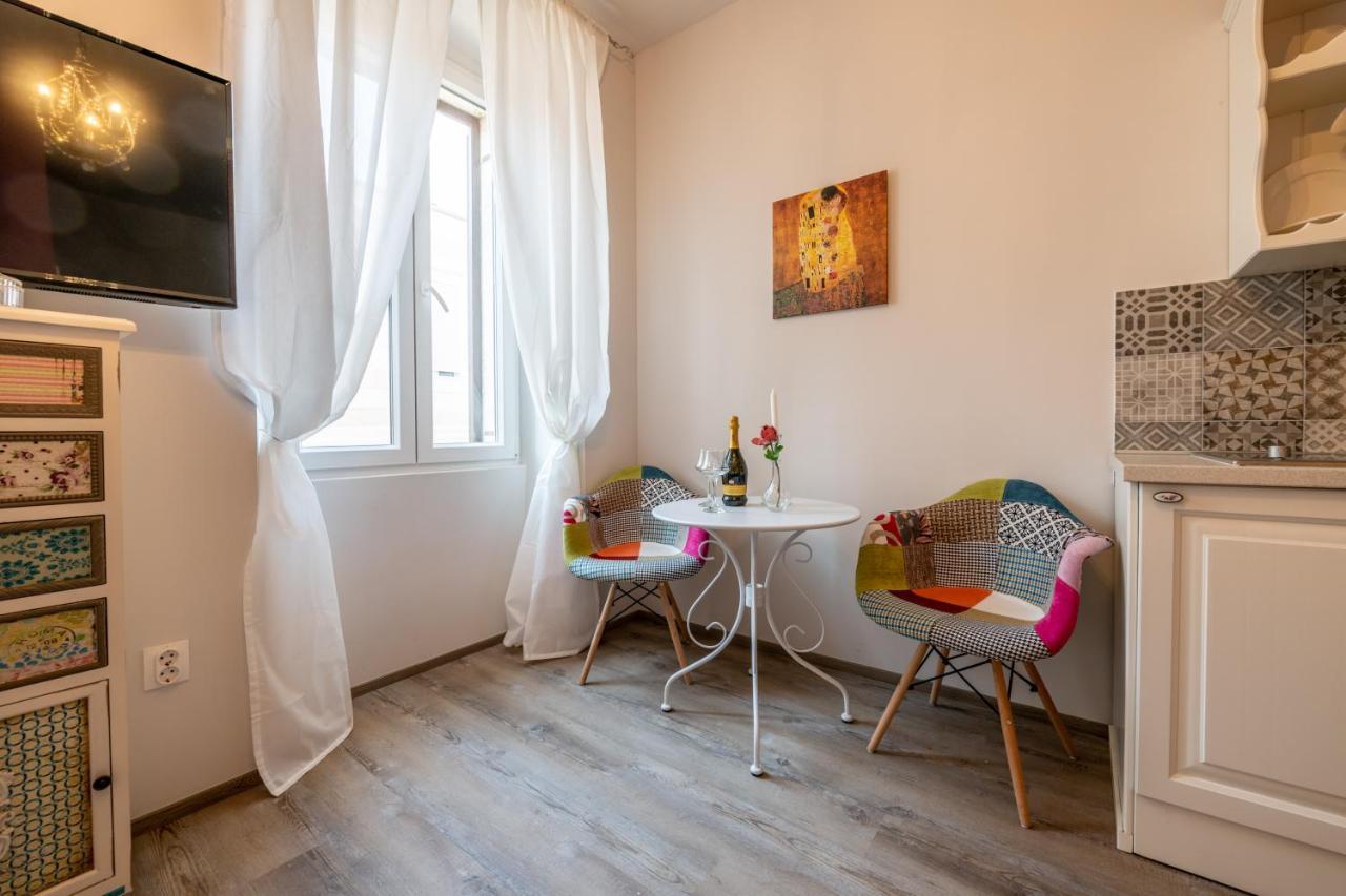 Old City Romantic Studios 4 With Free Private Parking Póla Kültér fotó