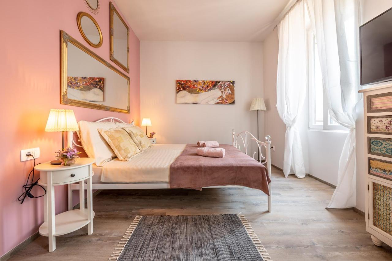Old City Romantic Studios 4 With Free Private Parking Póla Kültér fotó