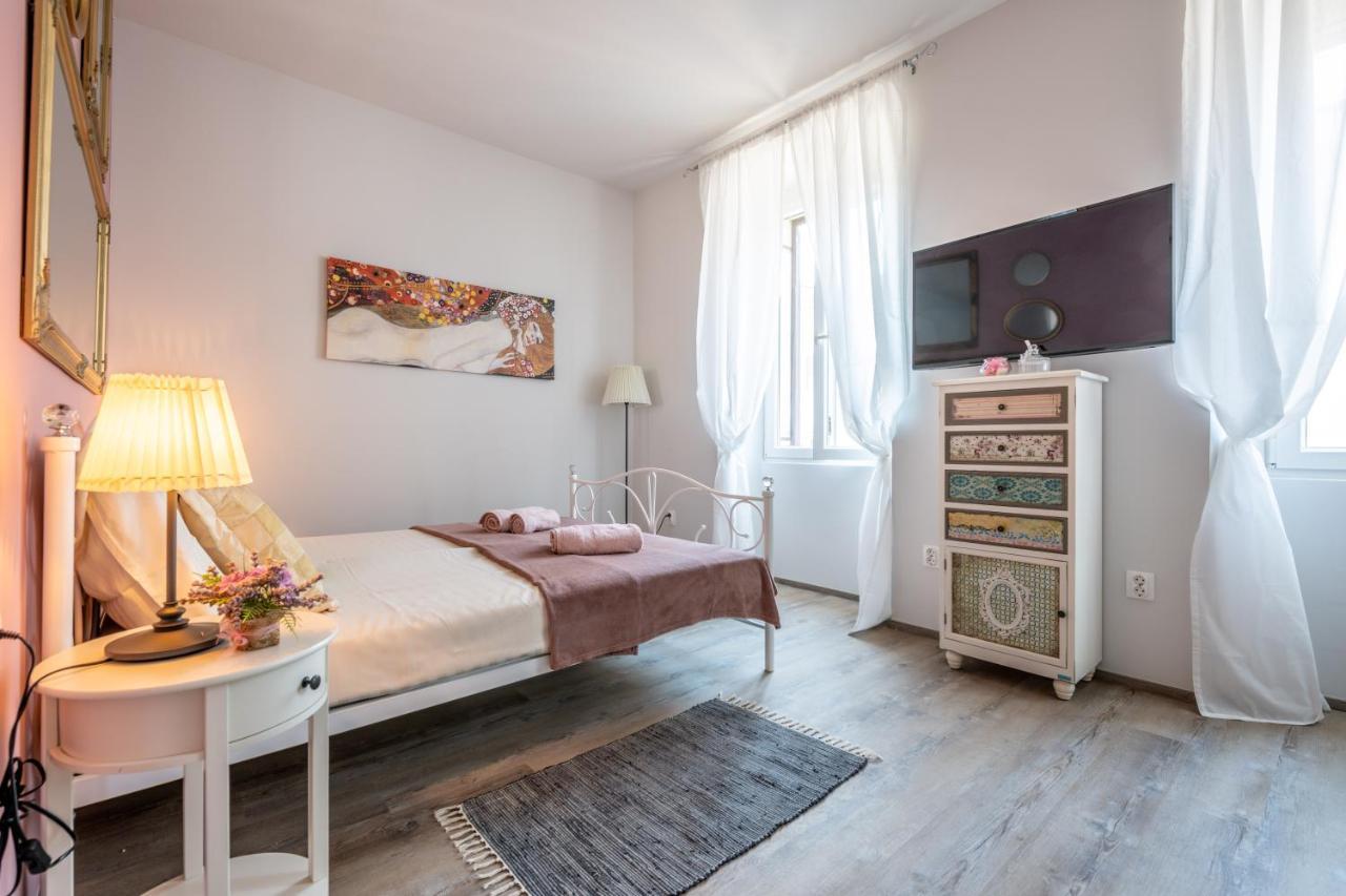Old City Romantic Studios 4 With Free Private Parking Póla Kültér fotó